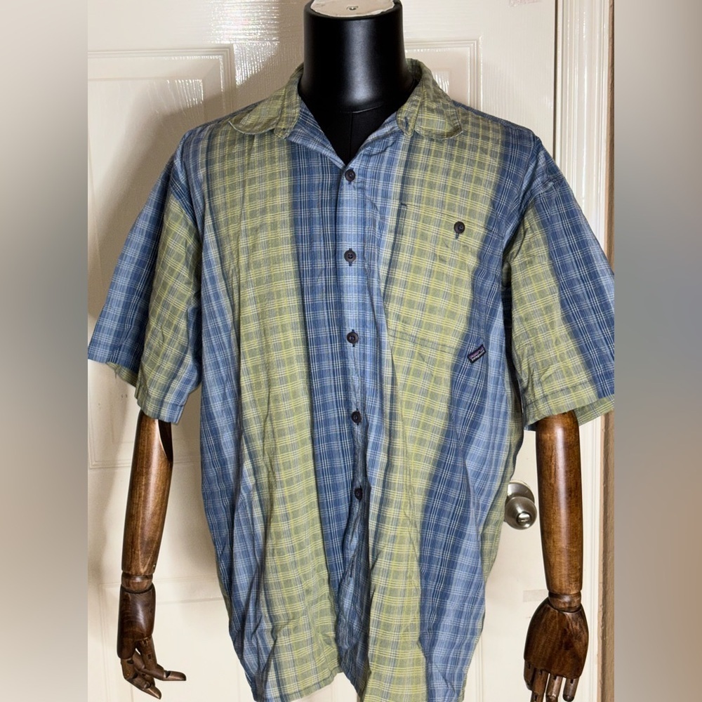 Patagonia Men's Button Front Shirt Short Sleeve Seersucker Striped Plaid Large‌ - Picture 2 of 11